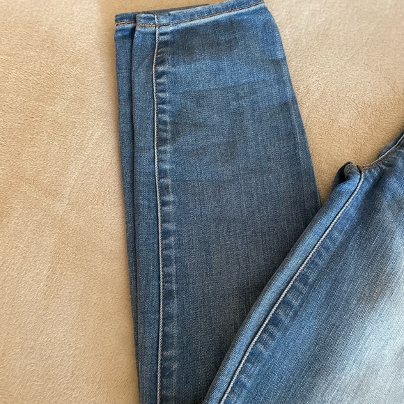 J. Crew Slim Light Wash Skinny Jeans - Size 26x30 - Picture 3 of 12